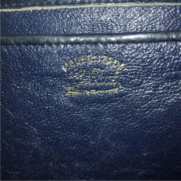 Gucci Navy Leather Bag with Gold Logo - Picture 9 of 10